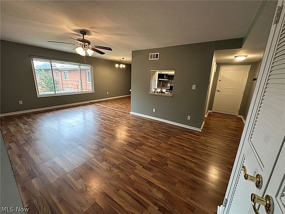 5th image of 21881 River Oaks Dr