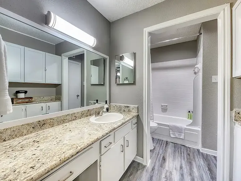 Star Braeswood Apartments — Photo 12