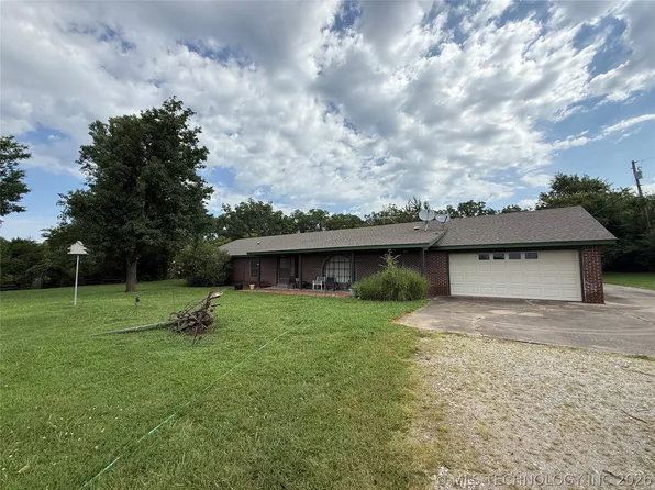 302 College Ave, Nowata, OK 74048