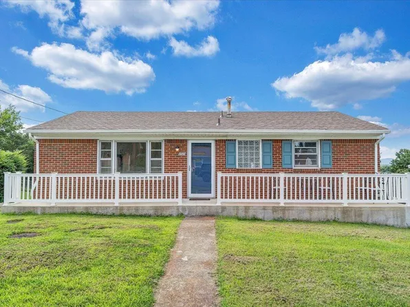 1519 S Pacific Dr, Vinton, VA 24179