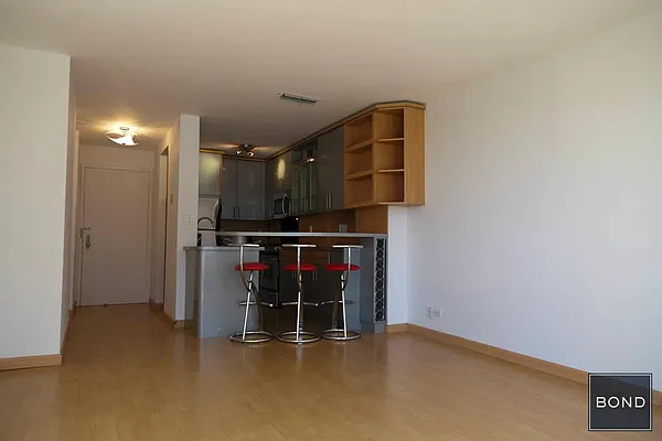 Rented by Bond New York | media 14