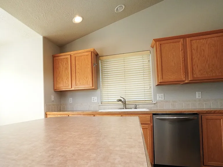1445 W Silver Salmon Dr — Photo 15