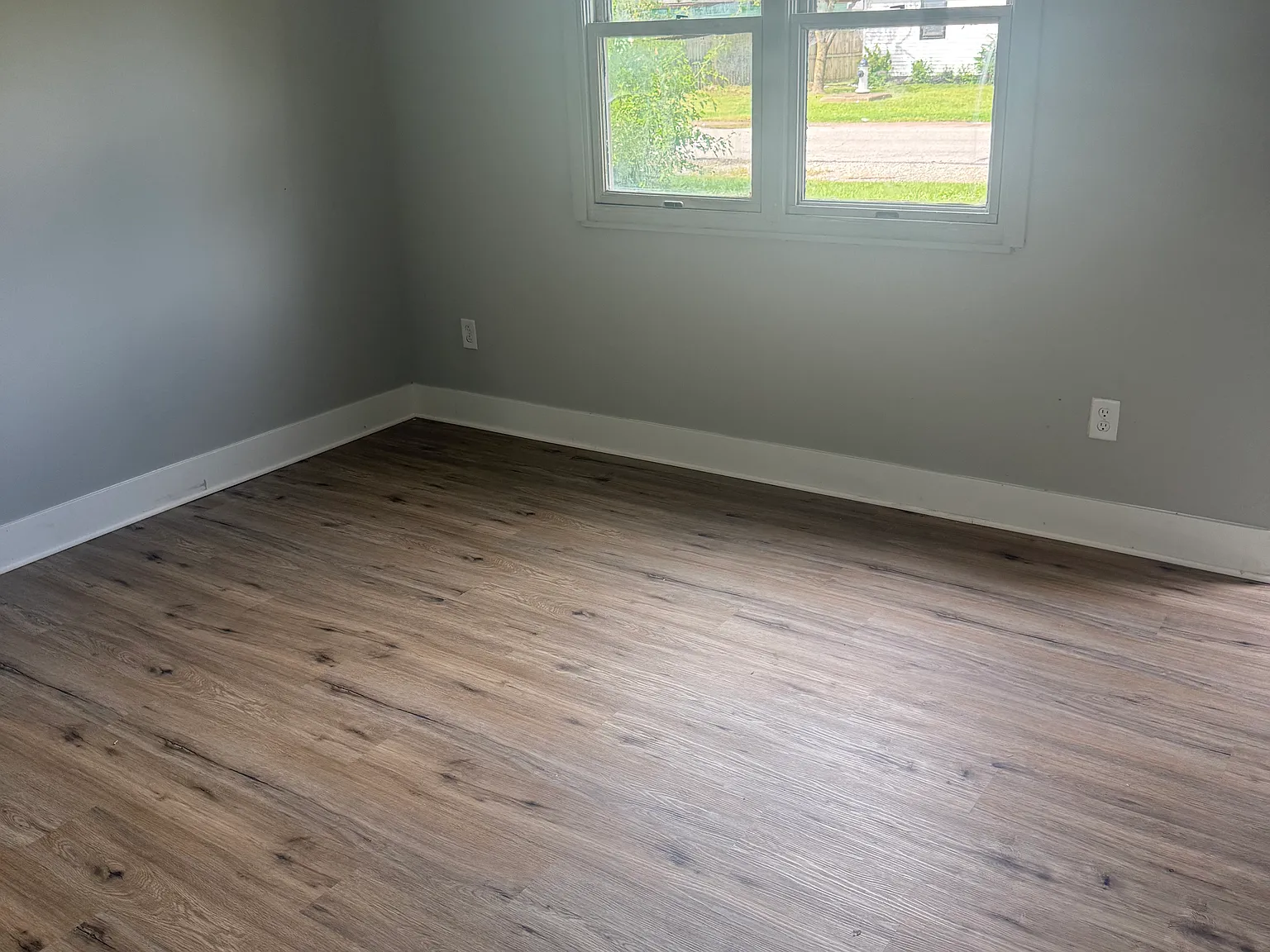 2 bed, 1050 sqft, $1,100 — Photo 3