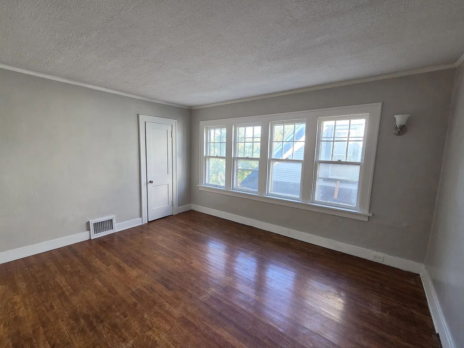 1527 Plastico Avenue Southwest - 2 — Photo 4