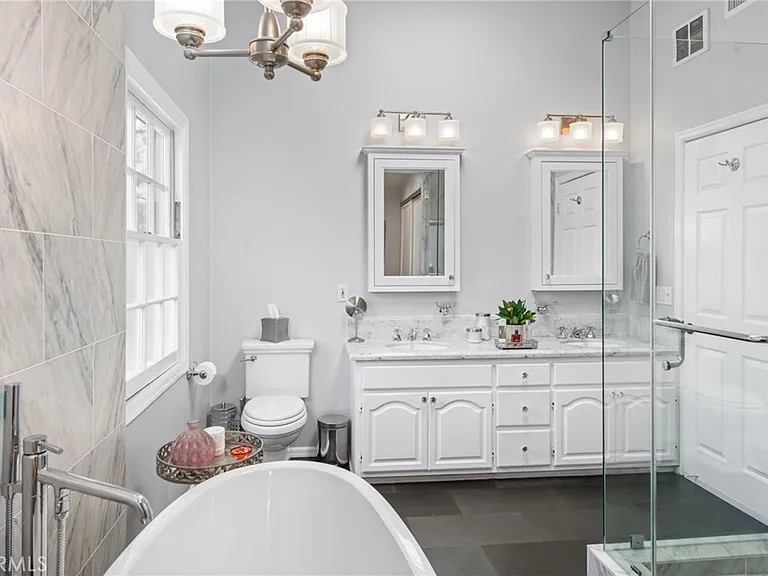 4323 Laurelgrove Ave — Photo 41