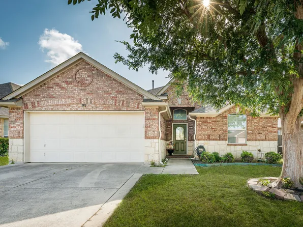 8652 Lariat Cir, Fort Worth, TX 76244