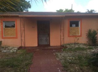 946 Arabia Ave, Opa Locka, FL 33054