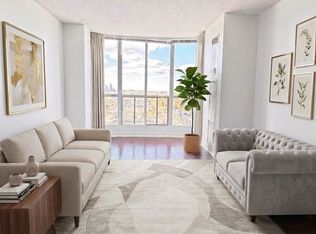 1470 Midland Ave #1609, Toronto, ON M1P4Z4