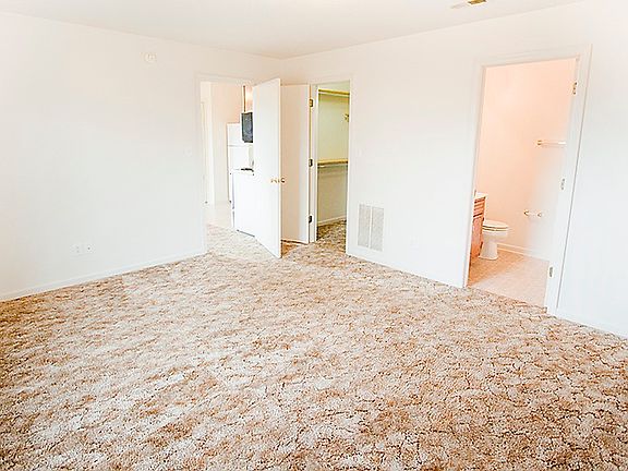 5th image of 3292 Tower Dr