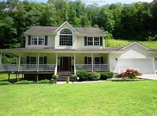 255 Tomahawk Trl, Chapmanville, WV 25508