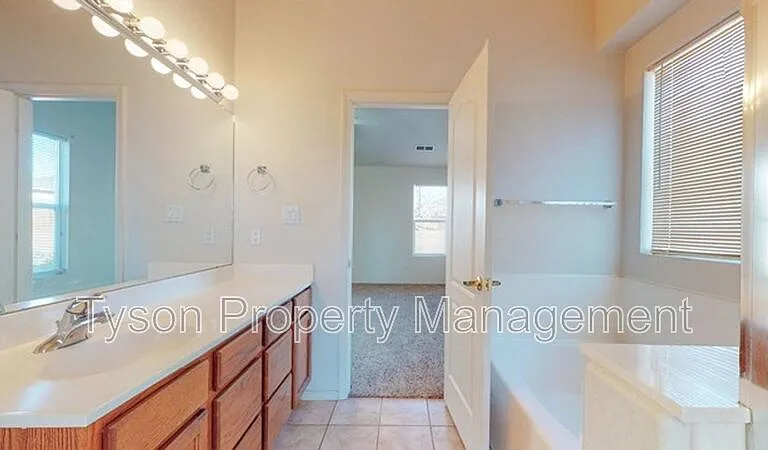 7605 Kentwood Ave NW — Photo 17