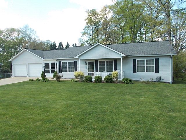 1st image of 125.5 Oakwood Ln