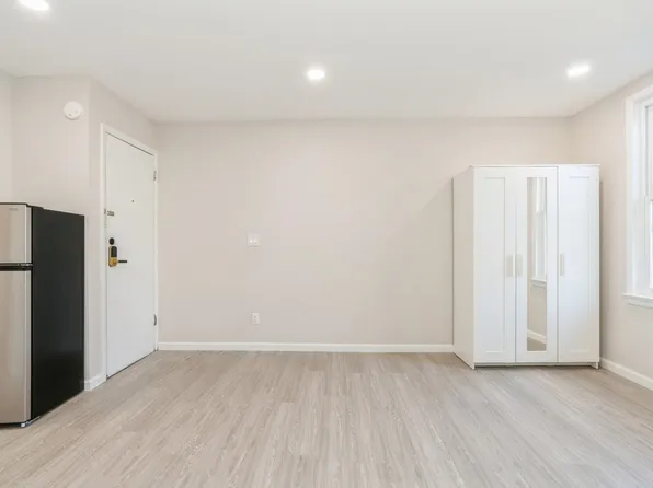 40 Beacon Avenue image 8 of 23