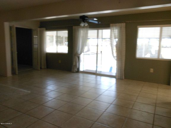 2nd image of 10528 W Prairie Hills Cir