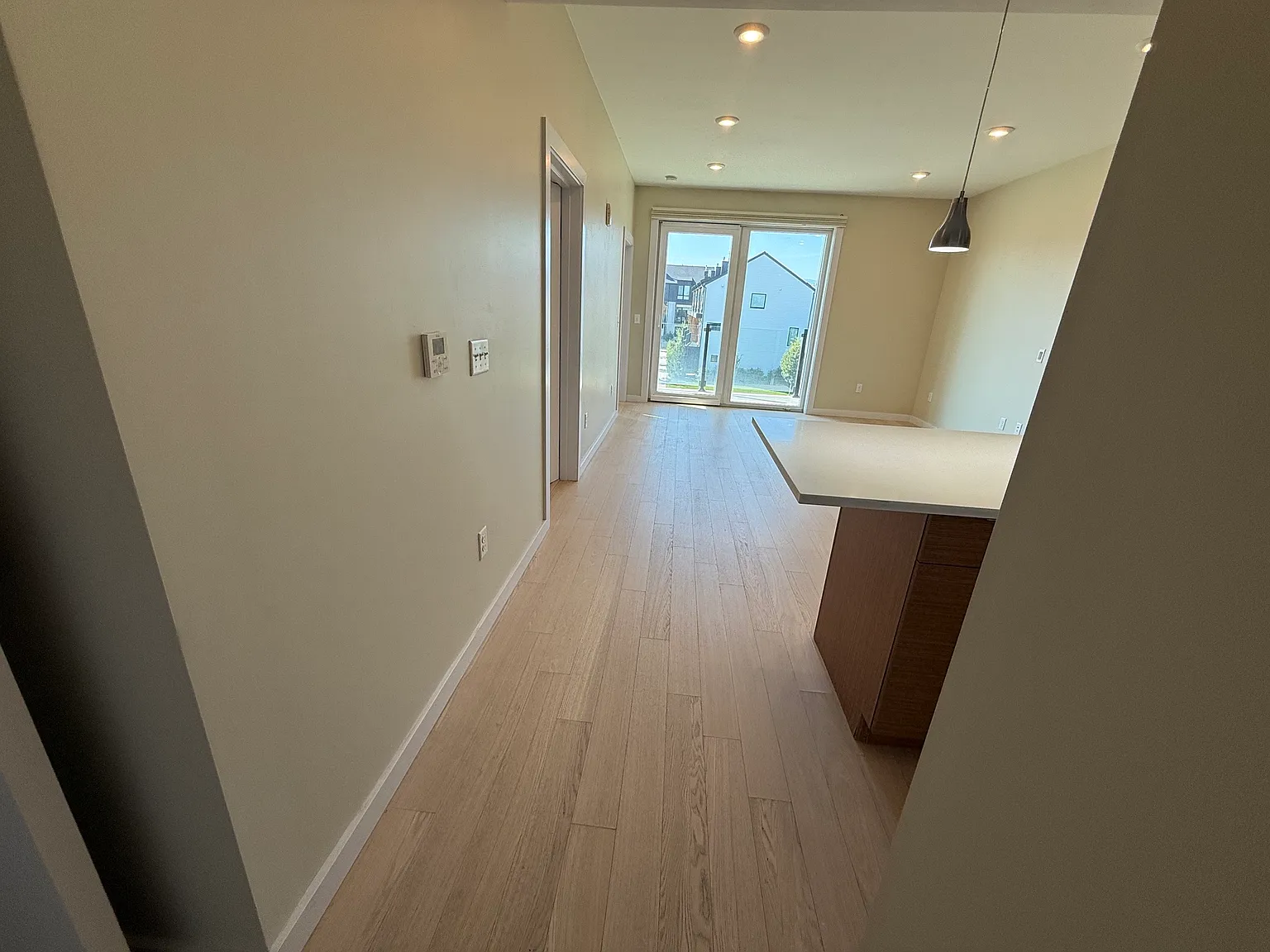 1 bed, 648 sqft, $1,700 — Photo 2