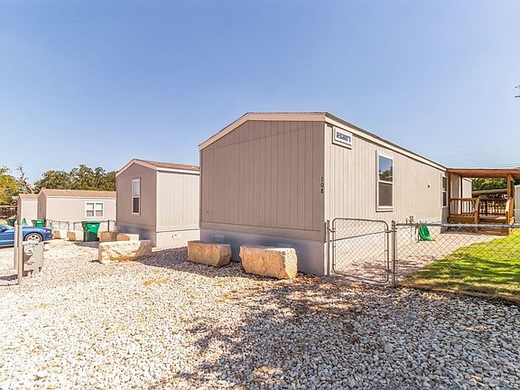 4th image of 109 E Briar Drive