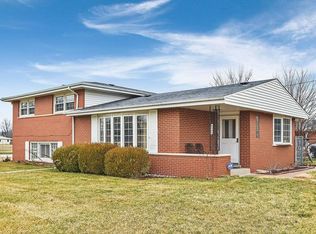 6251 W 89th Pl, Oak Lawn, IL