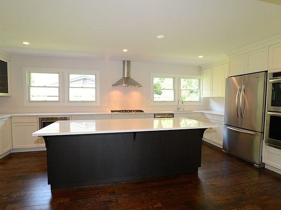5th image of 871 Stonegate Dr