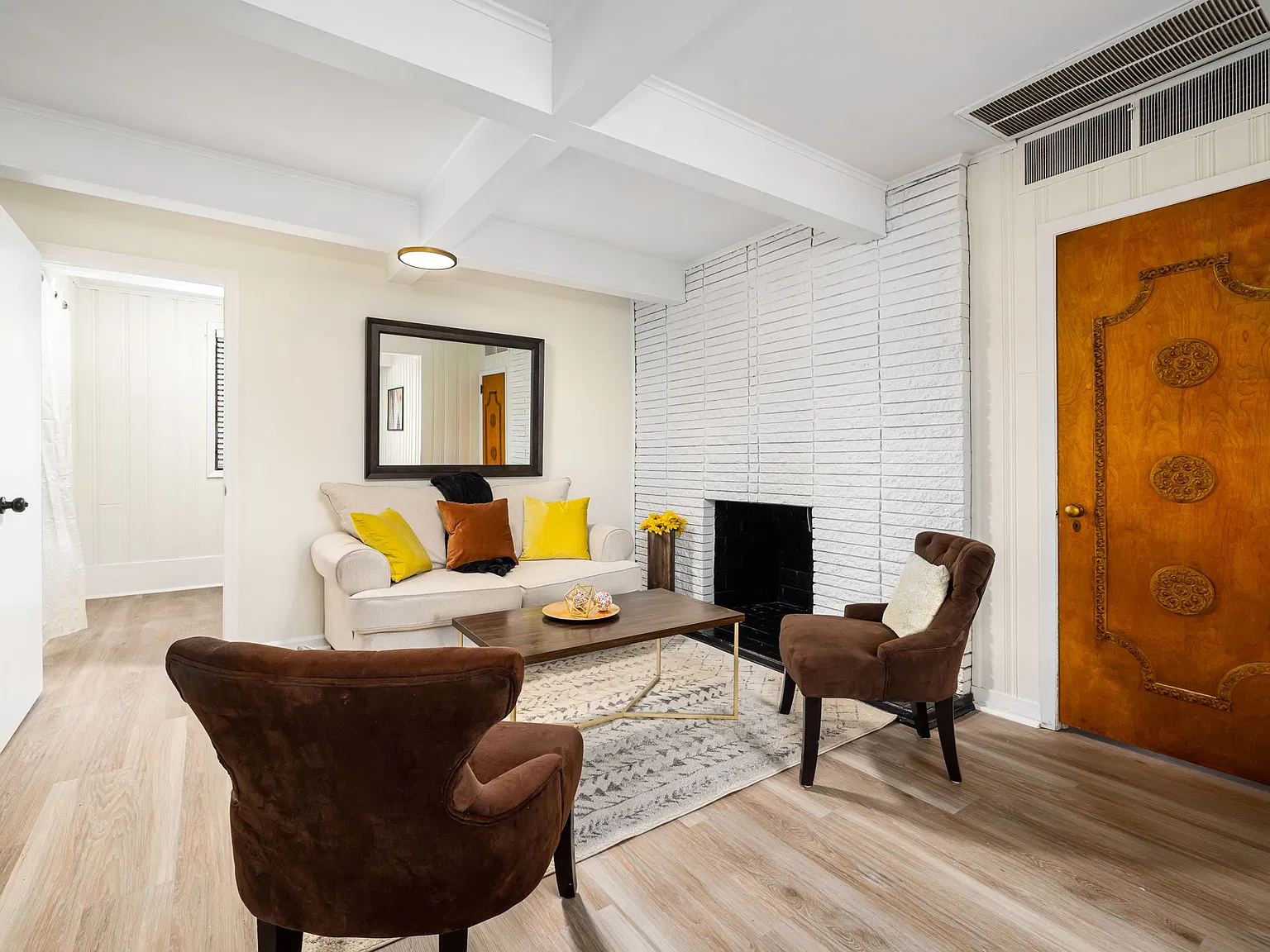 3 bed, $2,200 — Photo 4