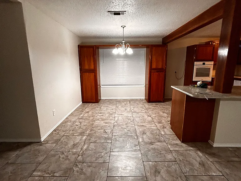 6408 Willow Springs Dr — Photo 2