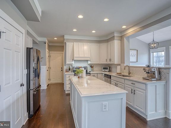 3rd image of 18 Haggis Rd