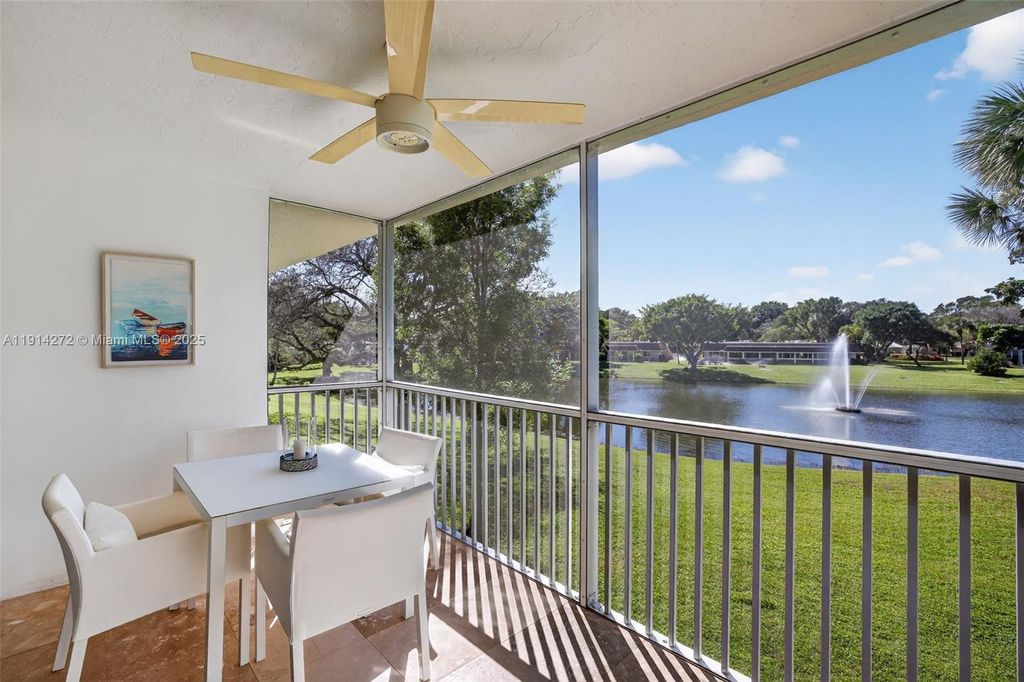 3611 Oaks Clubhouse Dr APT 202, photo 7