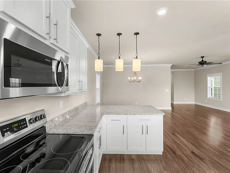 830 NE Heights Ln — Photo 12