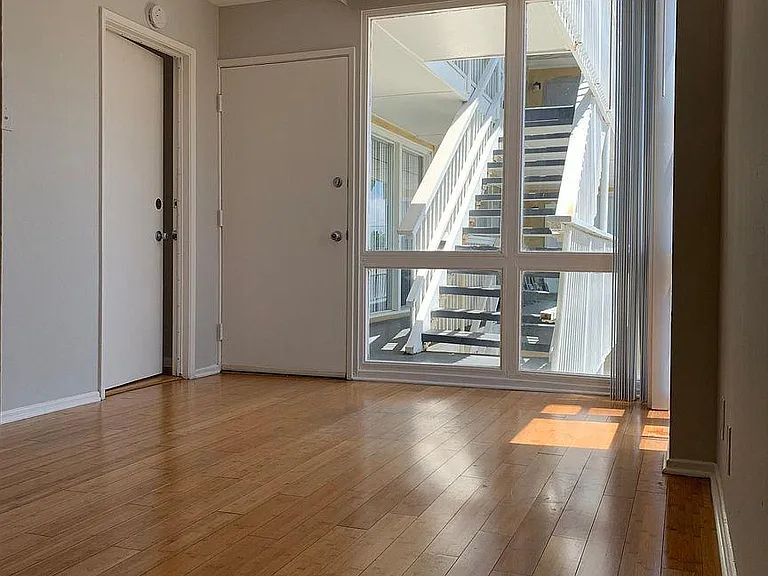 702 Manhattan Beach Blvd #J — Photo 9