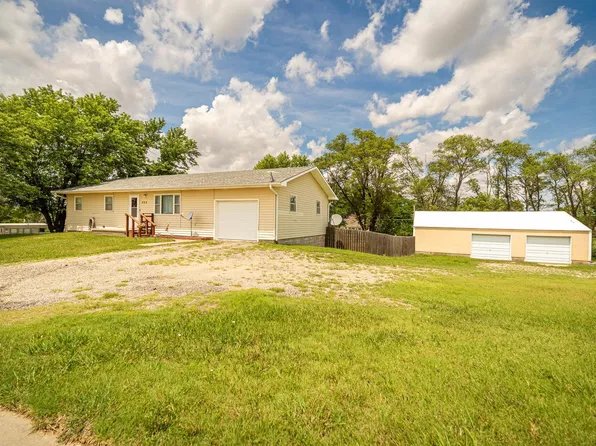 505 E 18th St, Concordia, KS 66901