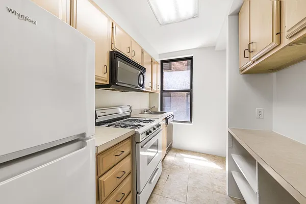 Sold by Compass | media 19