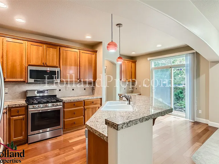 342 NW Malia Ln — Photo 11