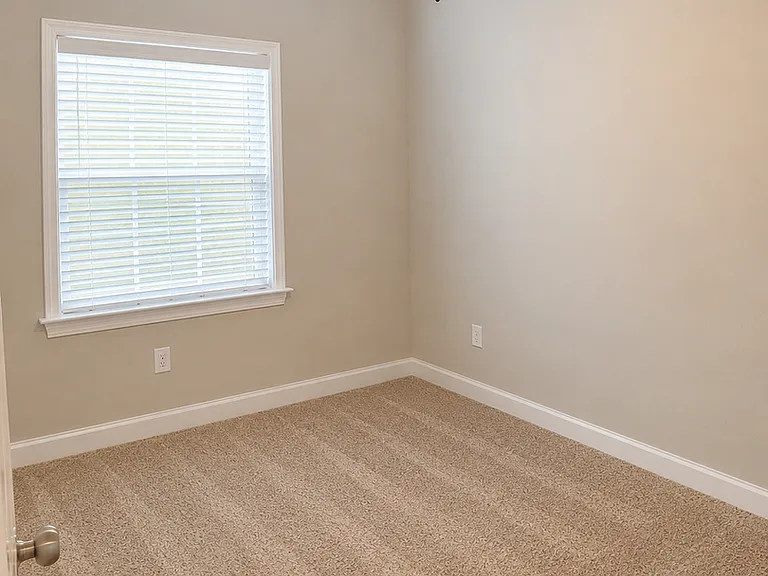 1045 Studstill Rd — Photo 5