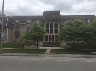 18855 Burnham Ave APT 237, Lansing, IL 60438