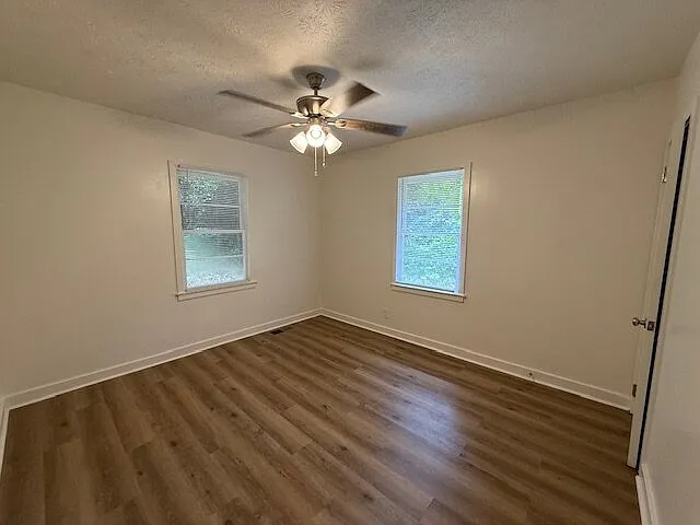 2706 Schaul St B — Photo 4