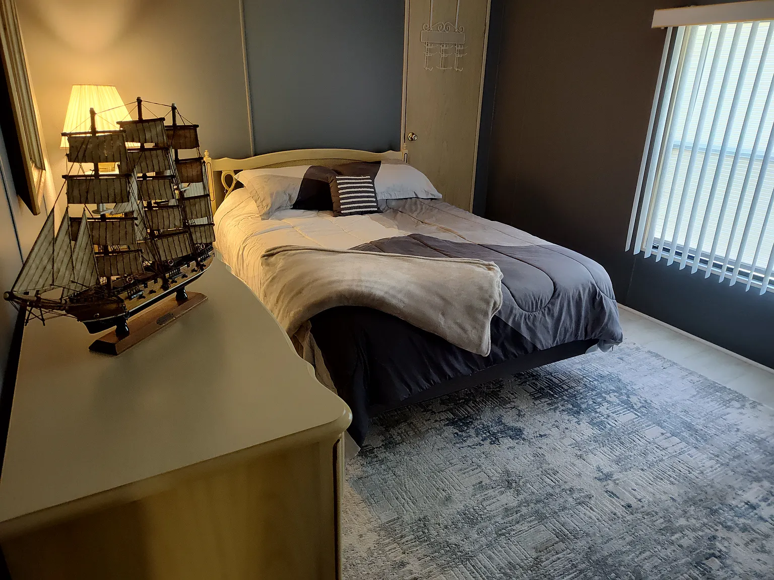 2 bed, 1034 sqft, $2,200 — Photo 2