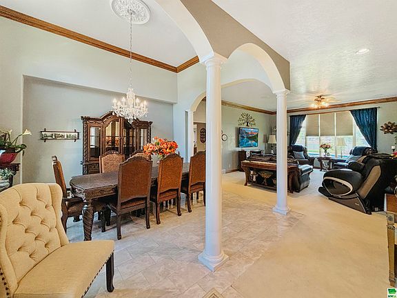 2nd image of 803 Clairmont Cir