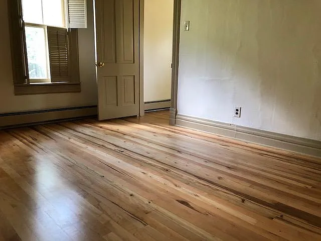 576 University Ave — Photo 10
