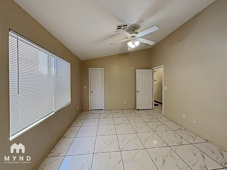 6375 Strongbow Dr — Photo 18