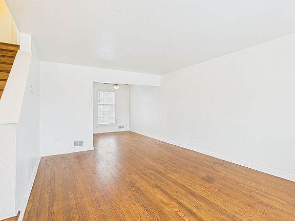 3rd image of 1621 S Jackson St Unit 2