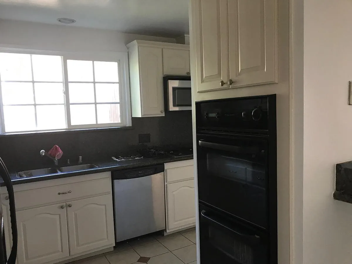3 bed, 1597 sqft, $4,700 — Photo 3