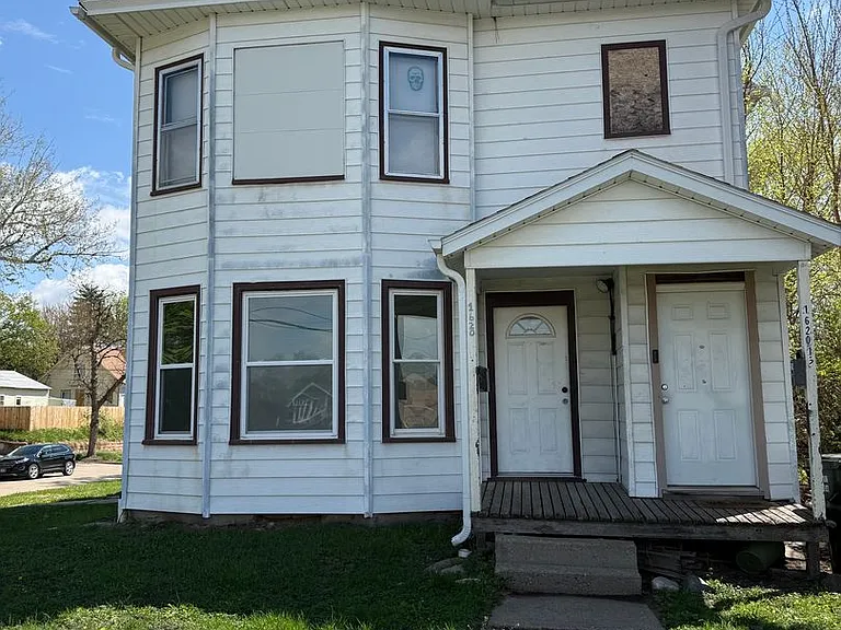 1620 Rebecca St — Photo 2