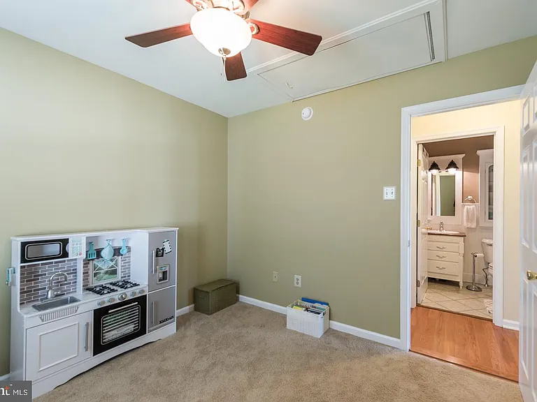 19 Patriot Ct — Photo 18