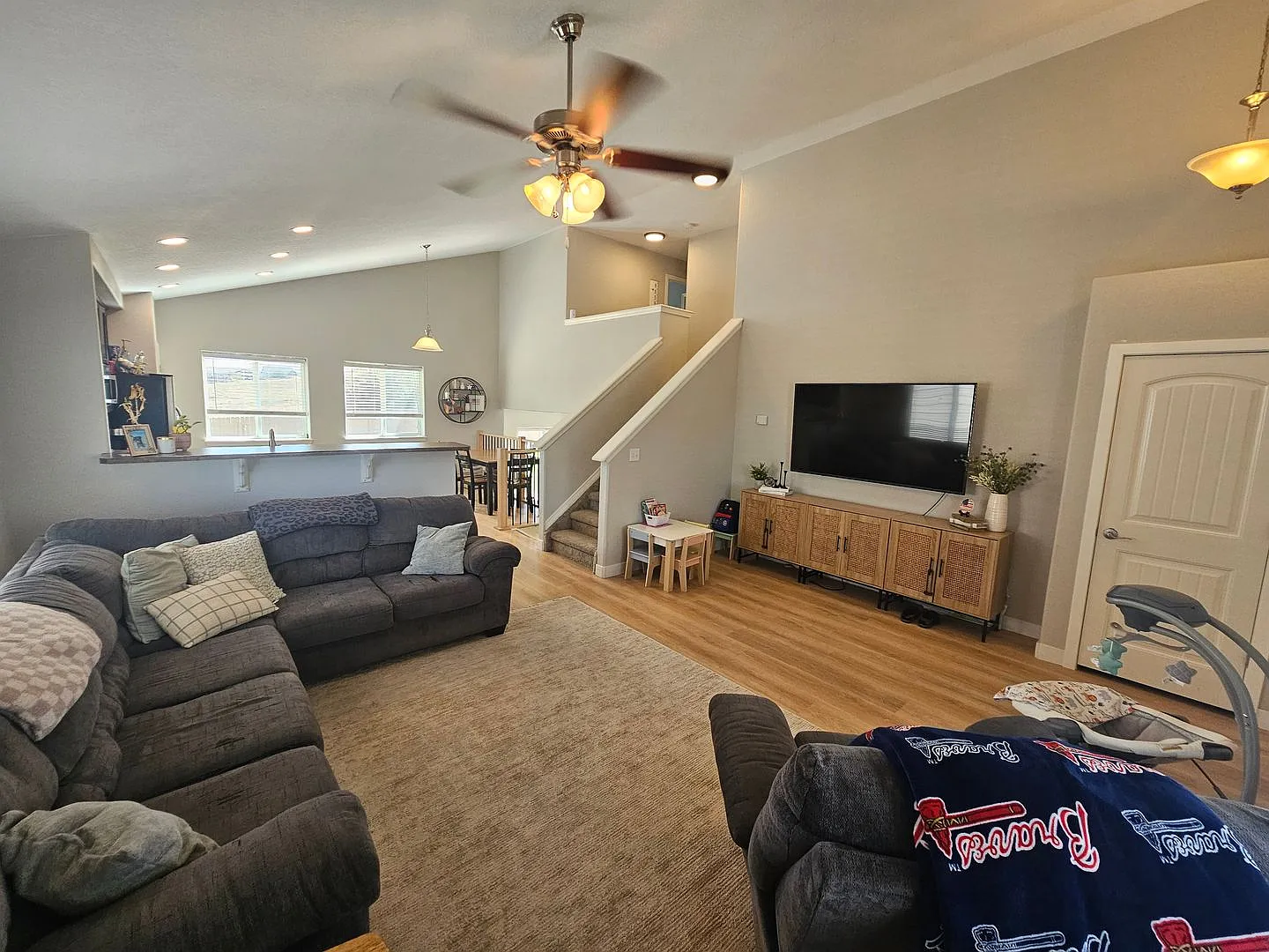 3 Bed 3 Bath Home in 80817! — Photo 4