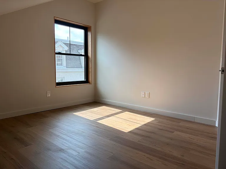 20 W 3rd St #3 — Photo 20