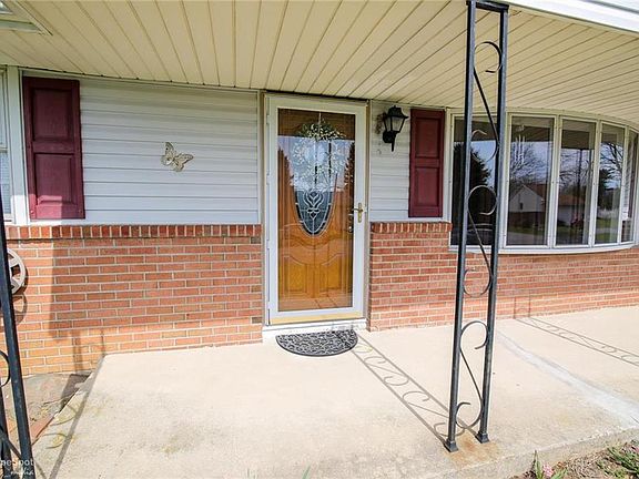 5th image of 2115 Wisteria Cir