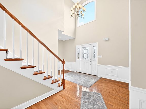 5th image of 113 Blackmore Dr
