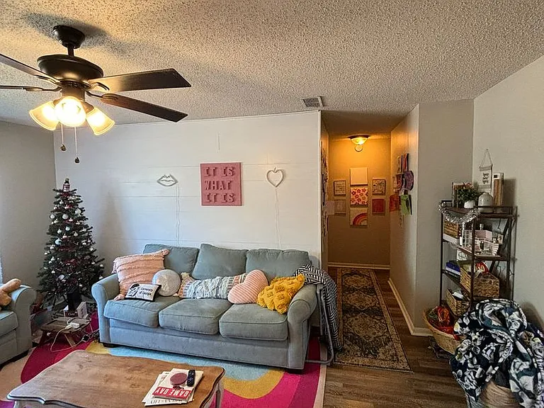 228 Mark Twain Cir — Photo 4
