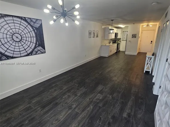 6055 W 19th Ave APT 209, Hialeah, FL 33012