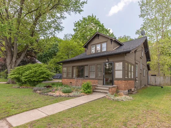 518 S Clinton St, Stockbridge, MI 49285