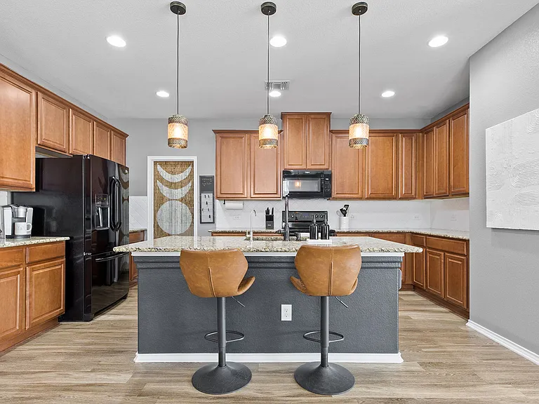 5817 Sardinia Dr — Photo 4
